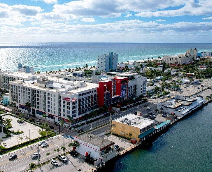 Building Photo - 209 N Ocean Dr