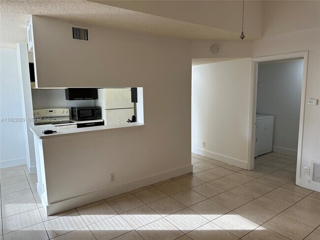 Building Photo - 5780 Rock Island Rd