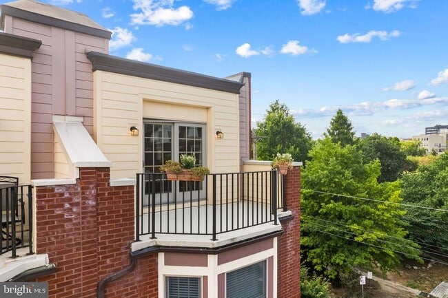 Building Photo - 1001 N 3rd St