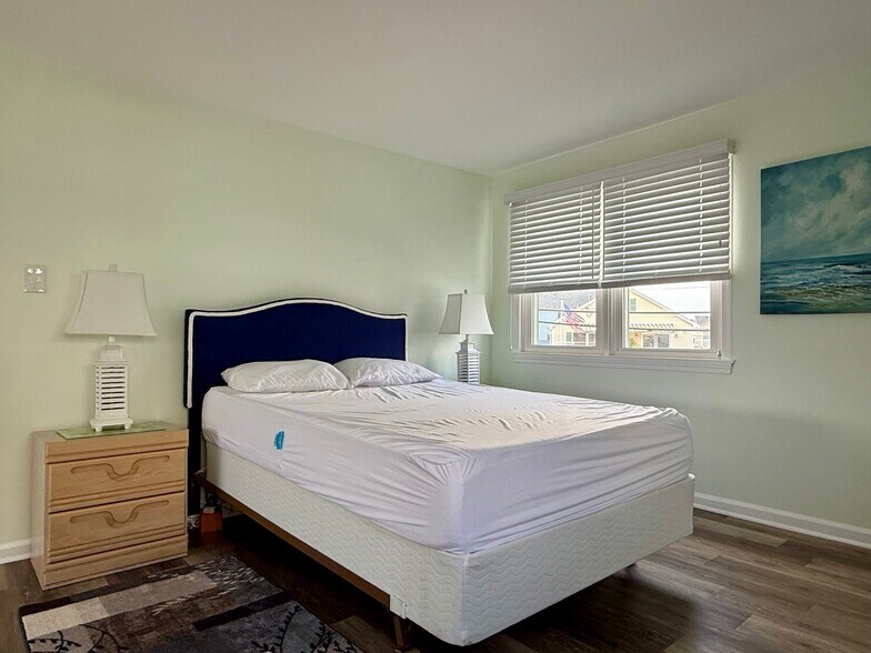 Master Bedroom - 435 Harborside Dr W