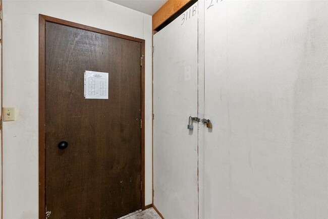 Building Photo - Modern 2BD/2BTH Condo for Lease Richmond V...
