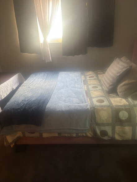 Building Photo - 1815 Piedmont Way