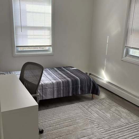 Building Photo - 114 S Lee St