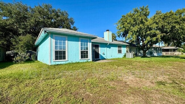 Building Photo - 3696 Barbizon Cir N