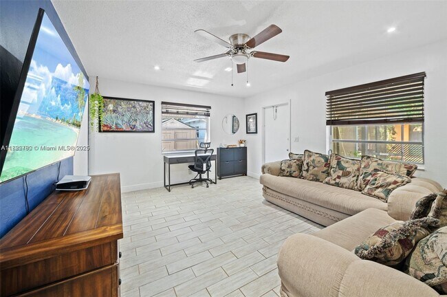 Building Photo - 5120 SW 26th Ave