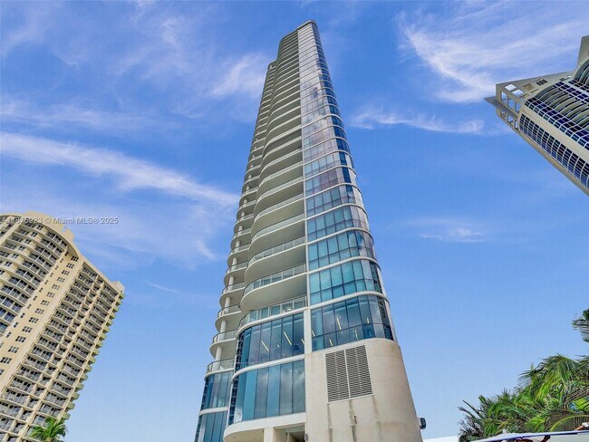 Building Photo - 17475 Collins Ave