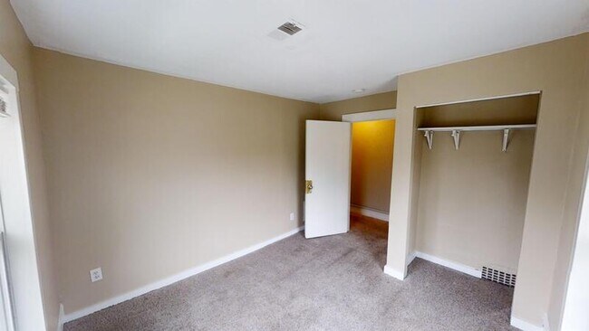 Building Photo - 716 Pearl St