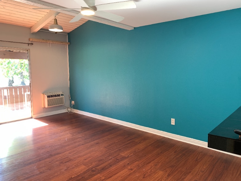 Building Photo - 1040 W MacArthur Blvd