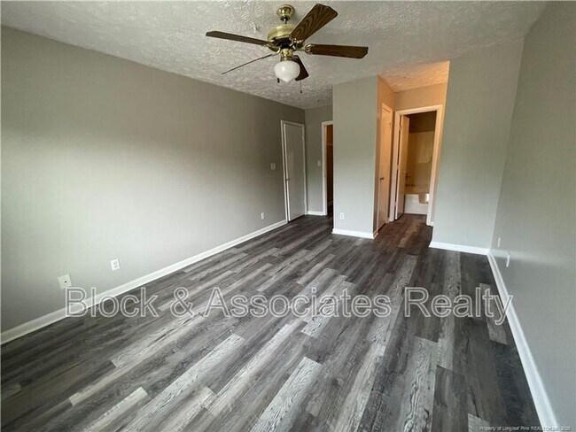 Building Photo - 3392 Galleria Dr