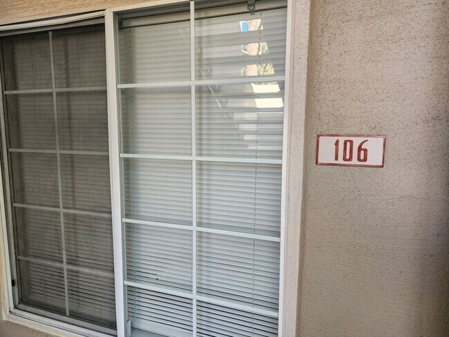 Building Photo - Summerlin Condo in La Posada