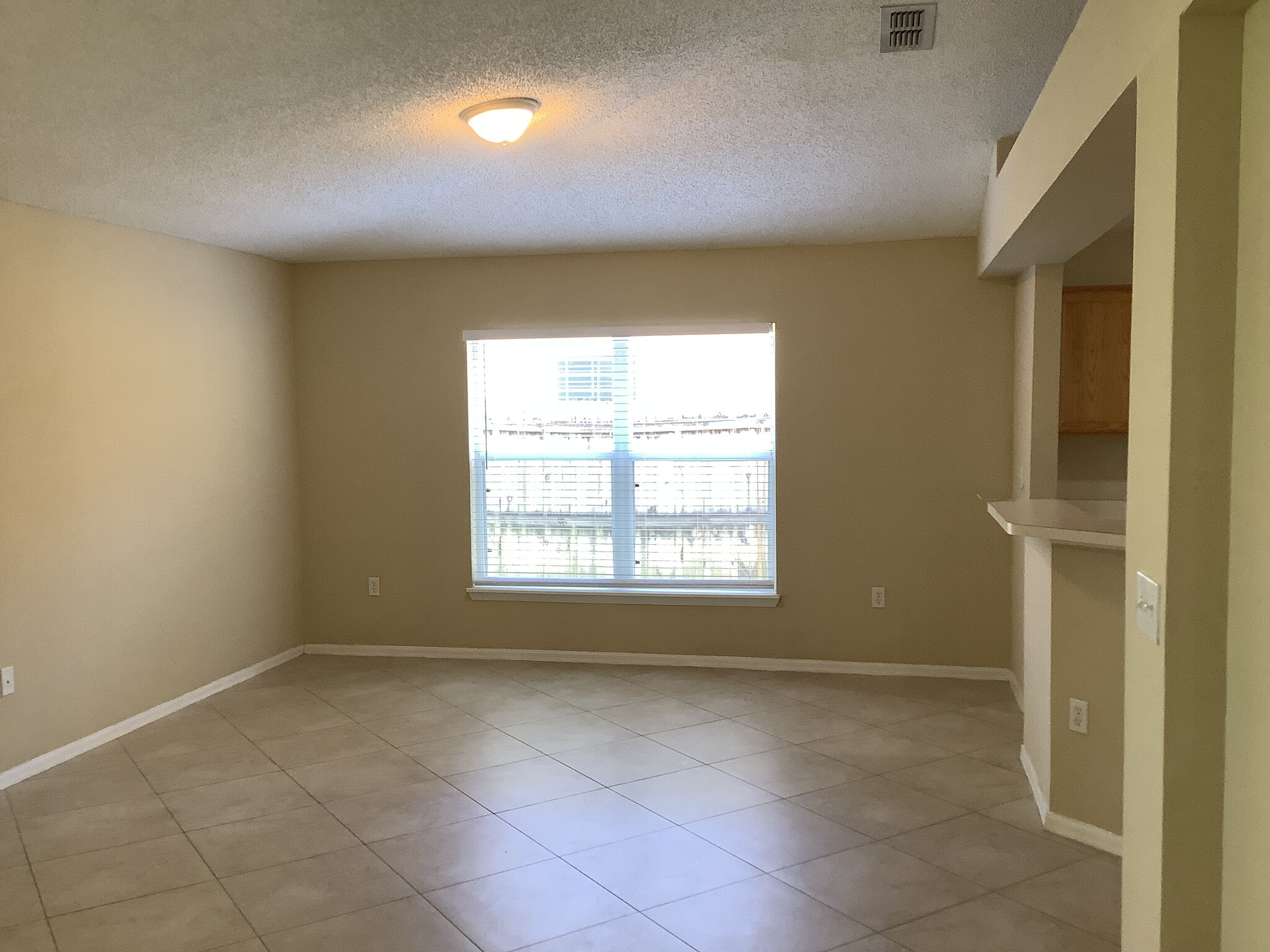 Building Photo - 5276 Mansford Pl