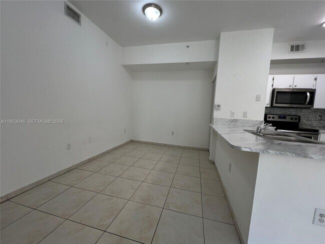 Building Photo - 7290 NW 114th Ave