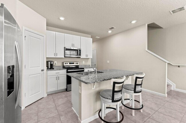 Building Photo - 359 Angler Dr