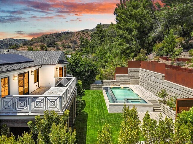 Building Photo - 2520 La Condesa Dr