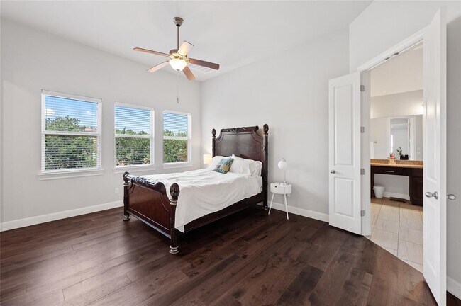 Building Photo - 3828 Vinalopo Dr