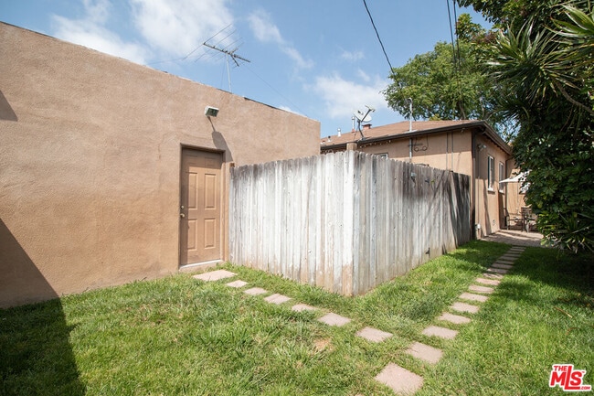 Building Photo - 5107 Overland Ave