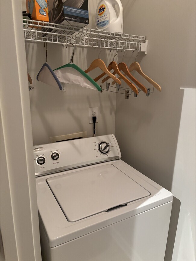 Building Photo - 870 Inman Village Pky NE