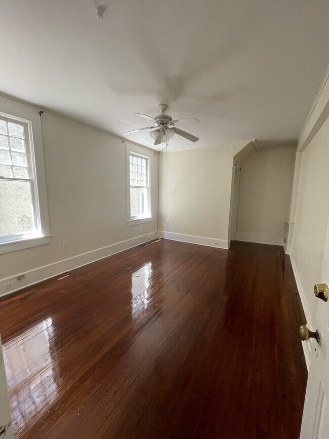 Building Photo - 7810 St Charles Ave