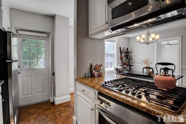 Building Photo - 235 McCauley St