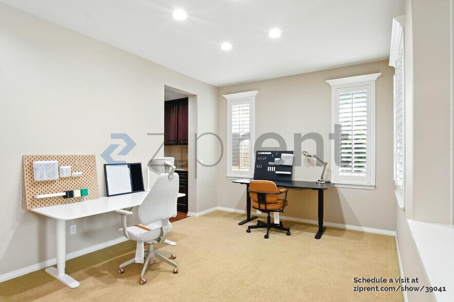 Building Photo - 16766 Tamarind Ct