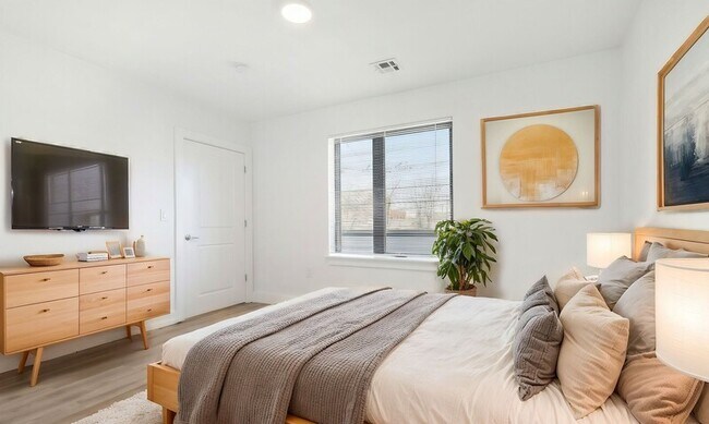 Building Photo - APEX Orange Crossing