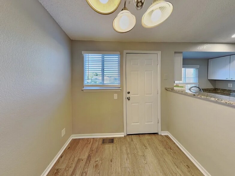 Building Photo - 5227 E 123rd Ave