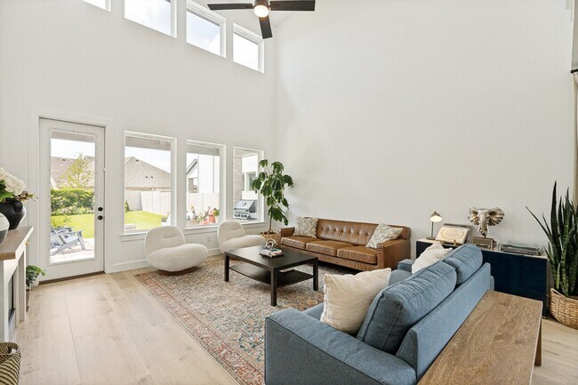 Building Photo - 3112 Blake Dr