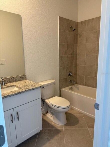 Building Photo - 1553 Saddlewood Cir