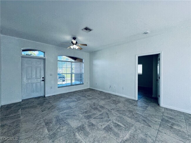 Primary Photo - 4813 30th St SW