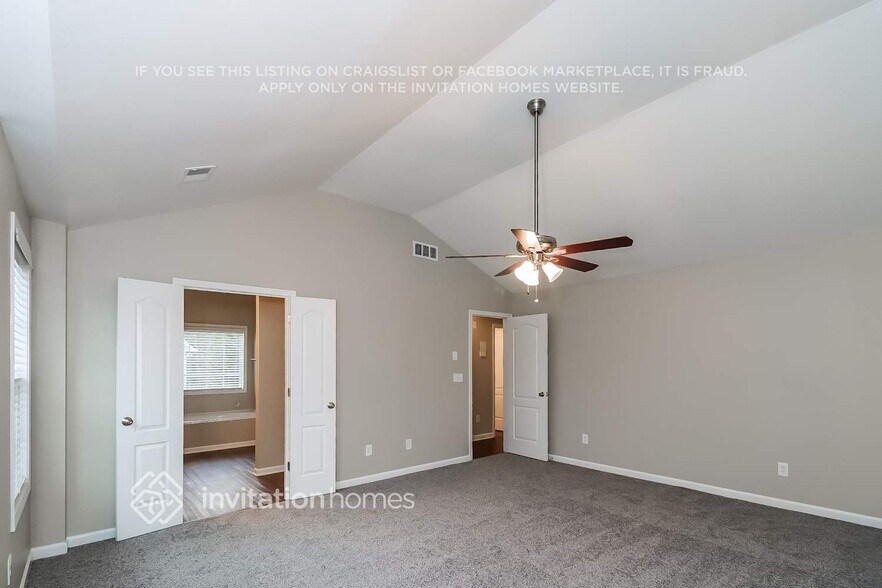 Building Photo - 5135 Blue Ash Ct