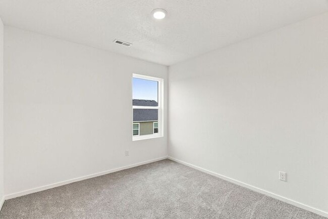 Building Photo - Spacious 5-Bedroom with Loft with 3-Car Garage