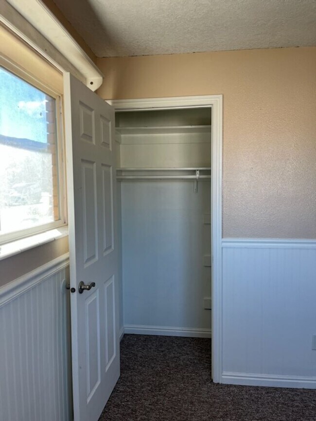 Building Photo - Charming home