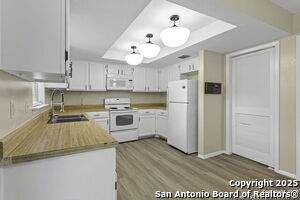 Building Photo - 3335 Jenkins Dr