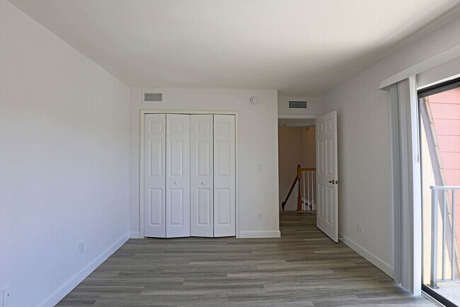 Building Photo - 1538-3 Park Meadows Dr