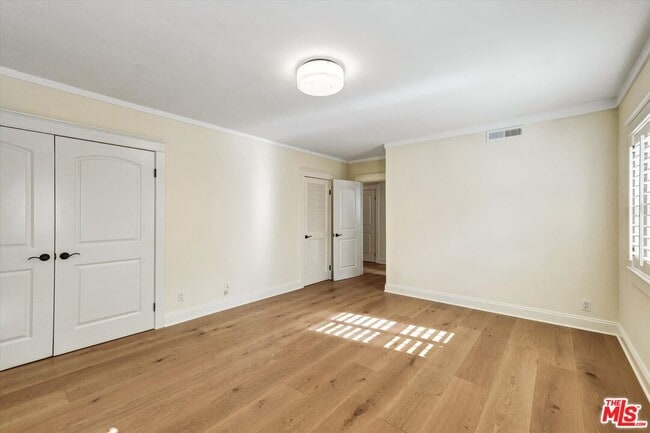 Building Photo - 135 N Gower St