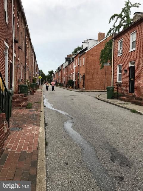 Building Photo - 935 S Charles St