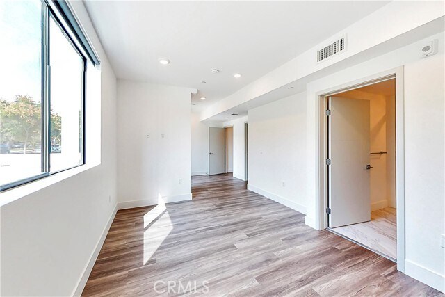 Building Photo - 1482 S Sherbourne Dr