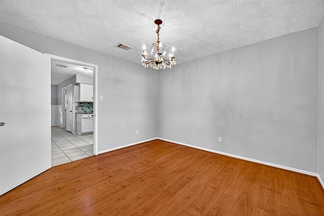 Building Photo - 9602 S Petersham Dr
