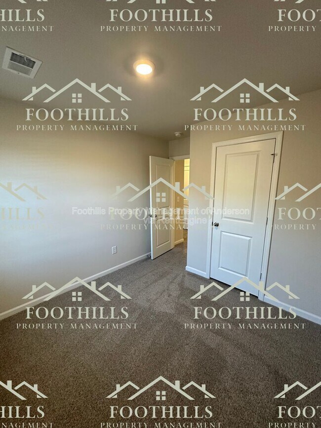 Building Photo - 1655 E Greenville St