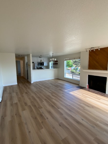 Building Photo - 1404 W Boston St