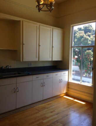 Building Photo - 848 E 15th St