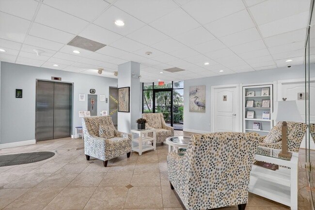 Building Photo - 9940 S Ocean Dr