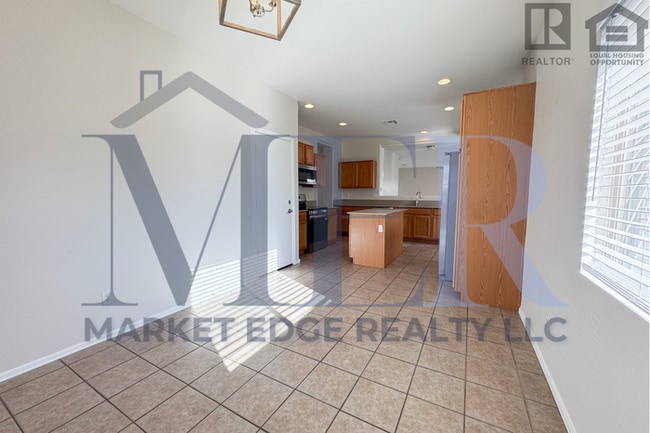 Building Photo - 3Bed/2Bath Home at Cotton Ln/Greenway Rd! $199 MOVE-IN SPECIAL! Ready for Immediate Move-In!