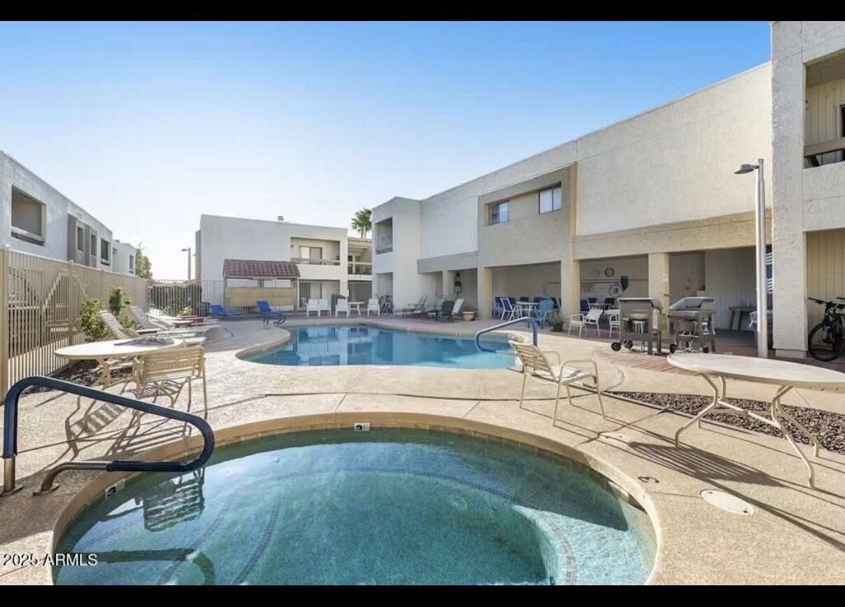 Building Photo - 3002 N 70th St