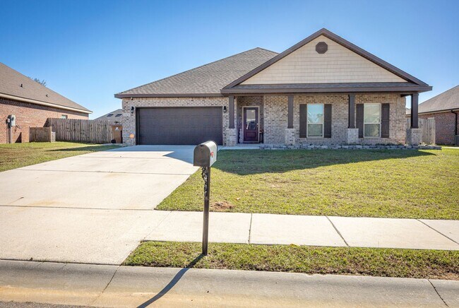 Building Photo - Beautiful 4 Bedroom 3 Bath Home!