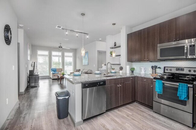 Building Photo - 1628-1898-1898 Wyndale St