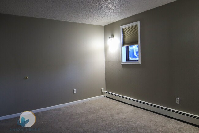 Building Photo - 16 Glacier Ave