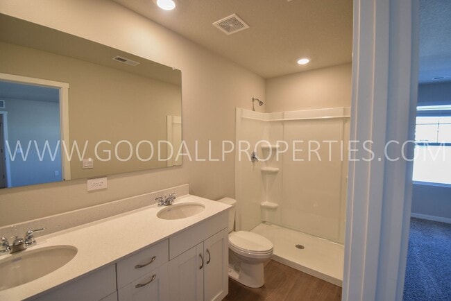 Building Photo - 3 Bedroom 2.5 Bath Townhome in Waukee