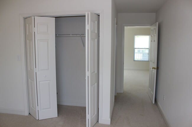 Building Photo - 1913 Tabor Village Dr