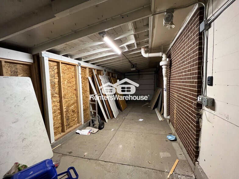 Building Photo - 12496 E Park Ln Dr